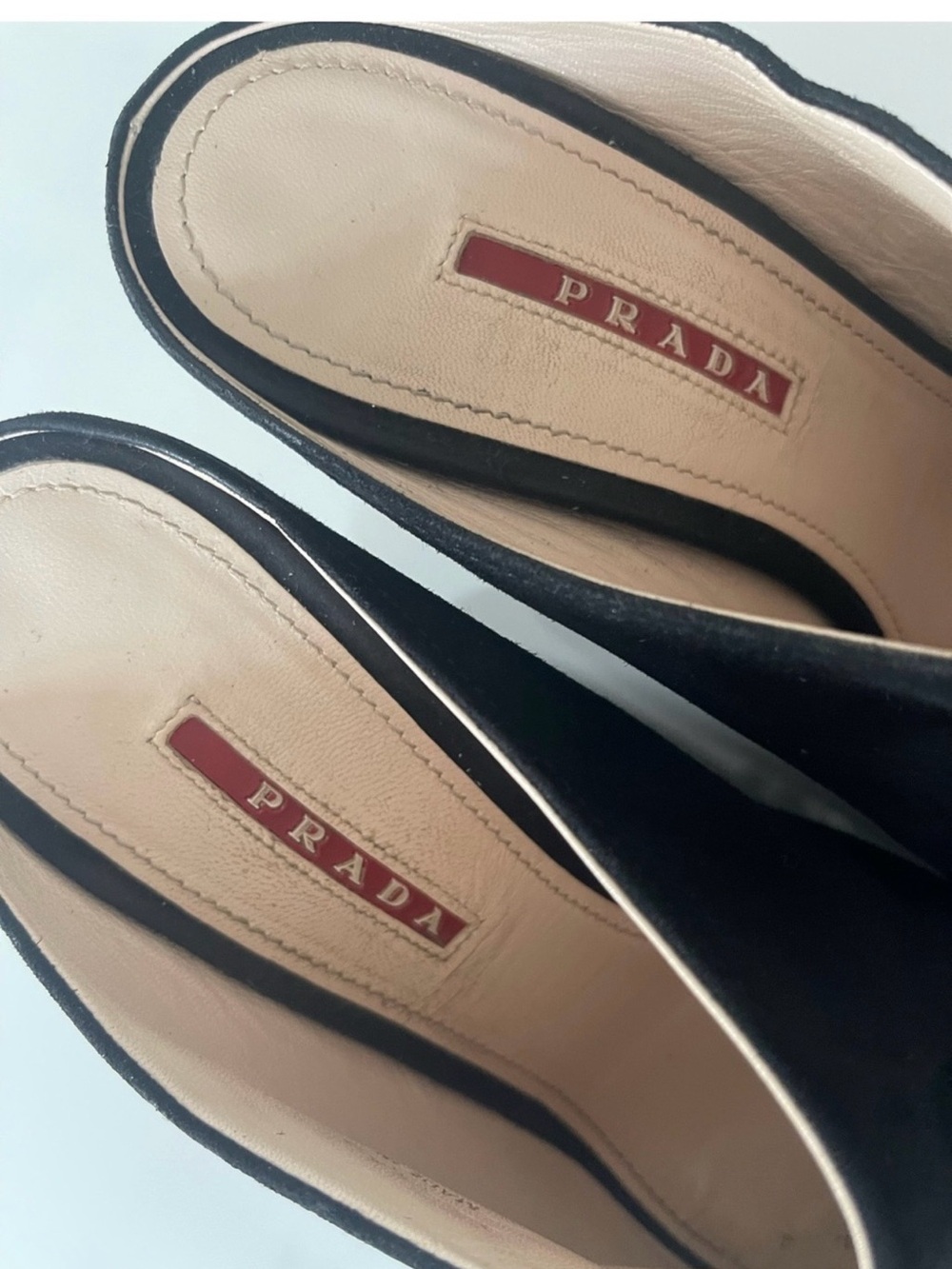 AUTHENTIC PRADA - Picture 9 of 10